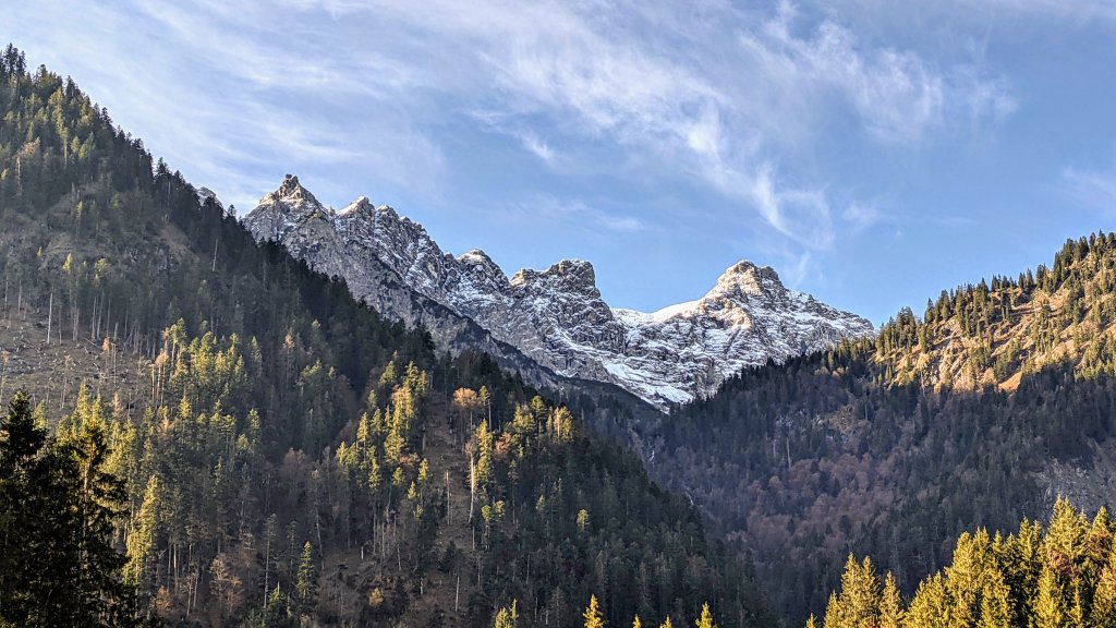 Blick auf den Gratverlauf vom Bereich Alpe Egg aus